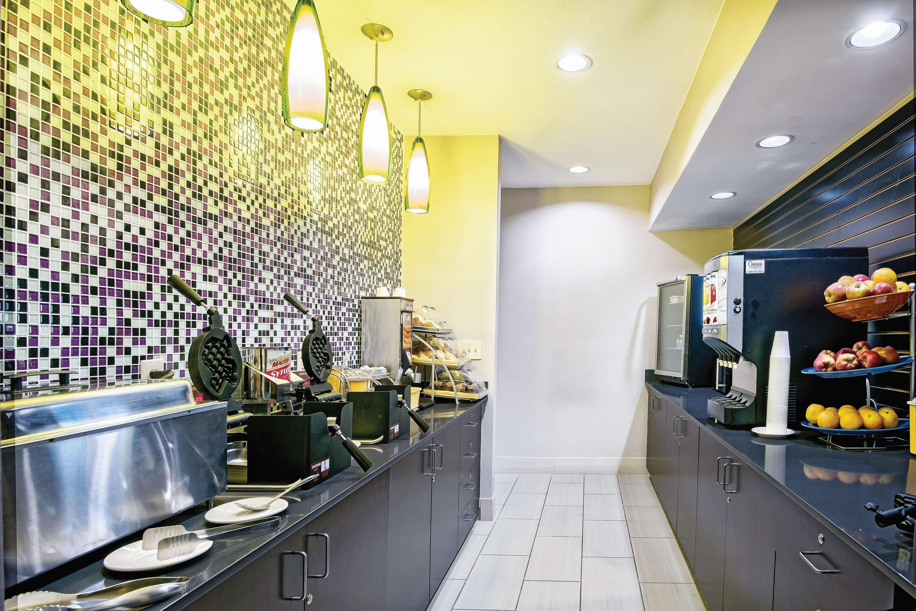 La Quinta Inn & Suites By Wyndham The Woodlands Spring Exteriér fotografie