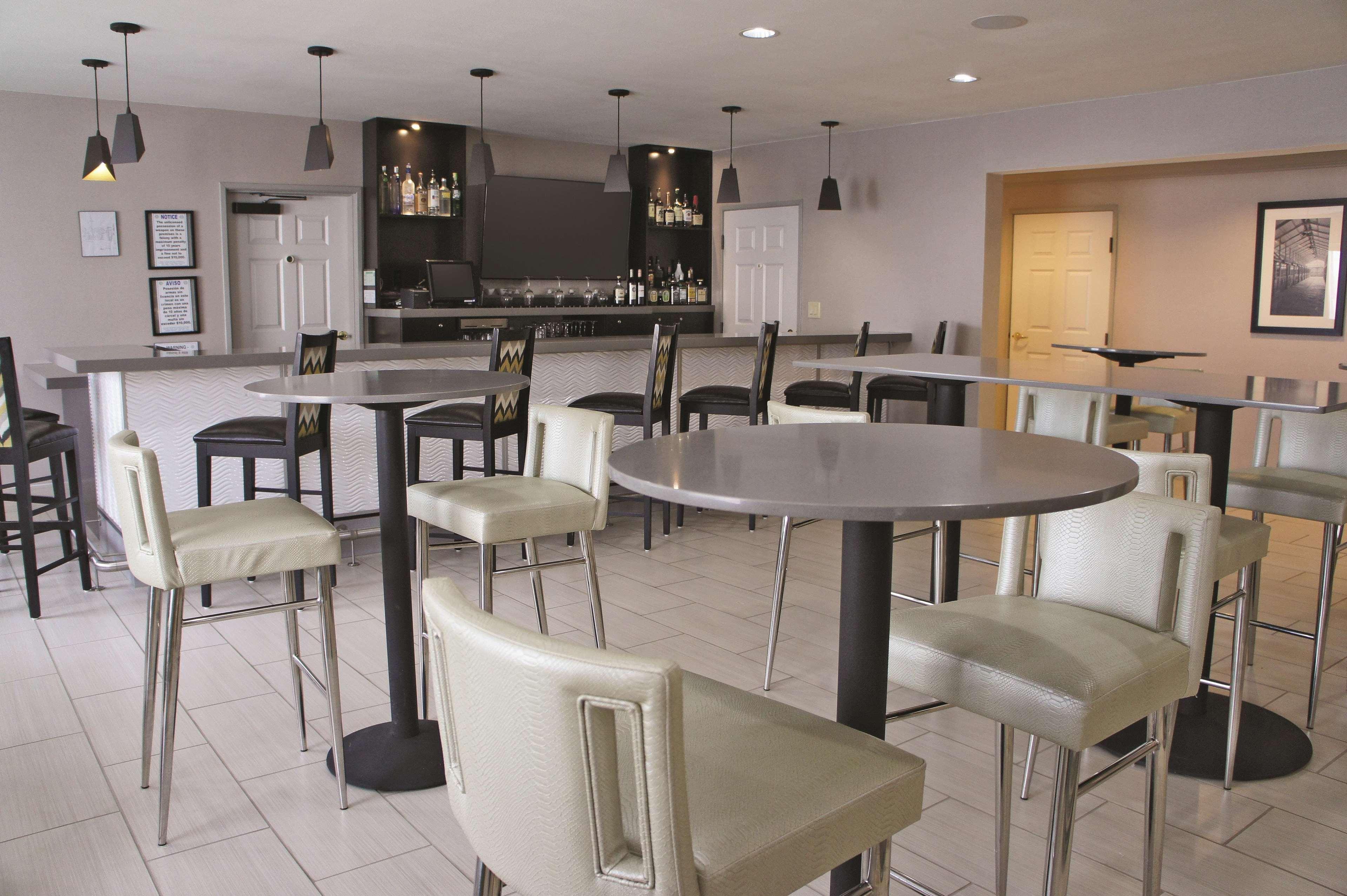 La Quinta Inn & Suites By Wyndham The Woodlands Spring Exteriér fotografie