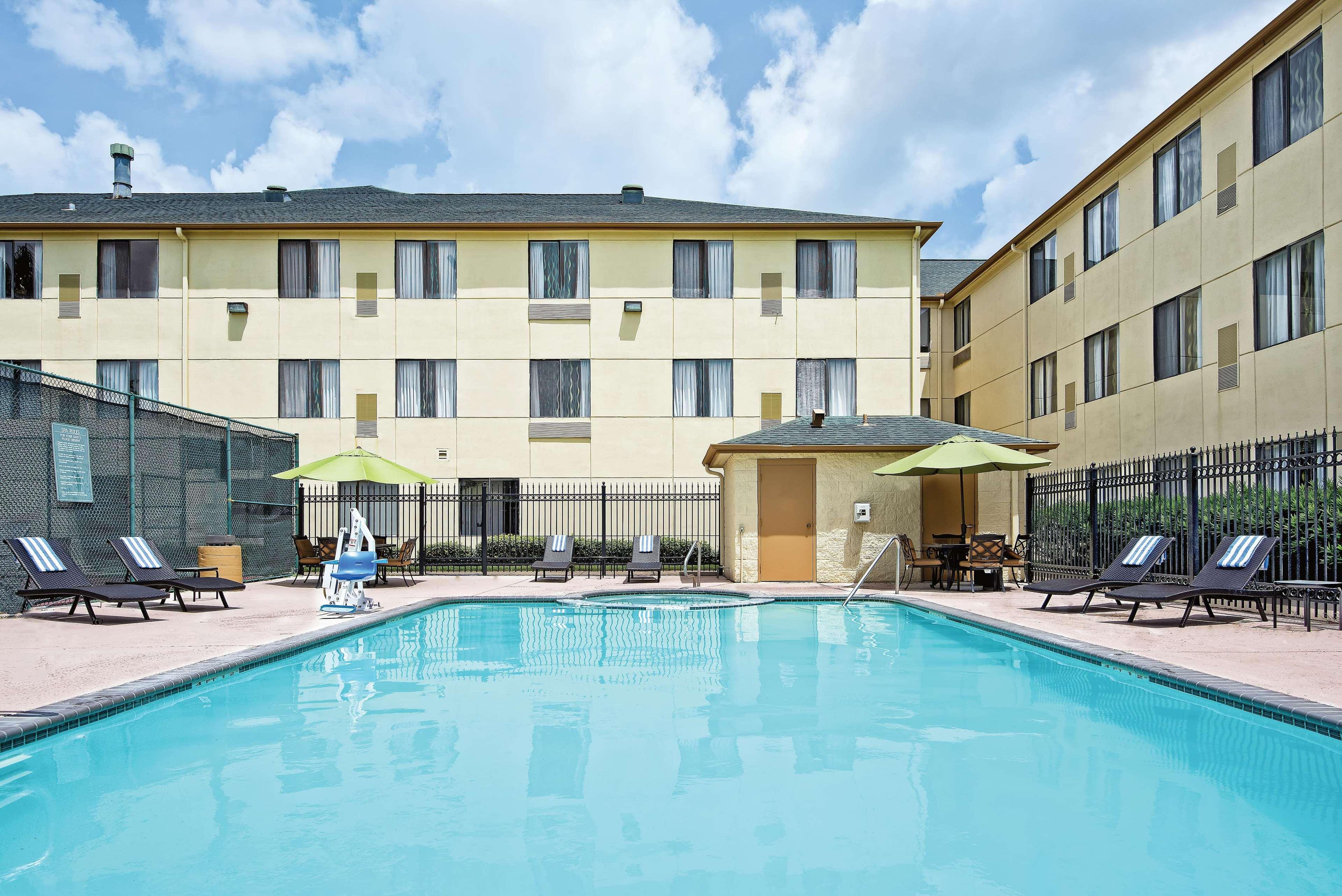 La Quinta Inn & Suites By Wyndham The Woodlands Spring Exteriér fotografie