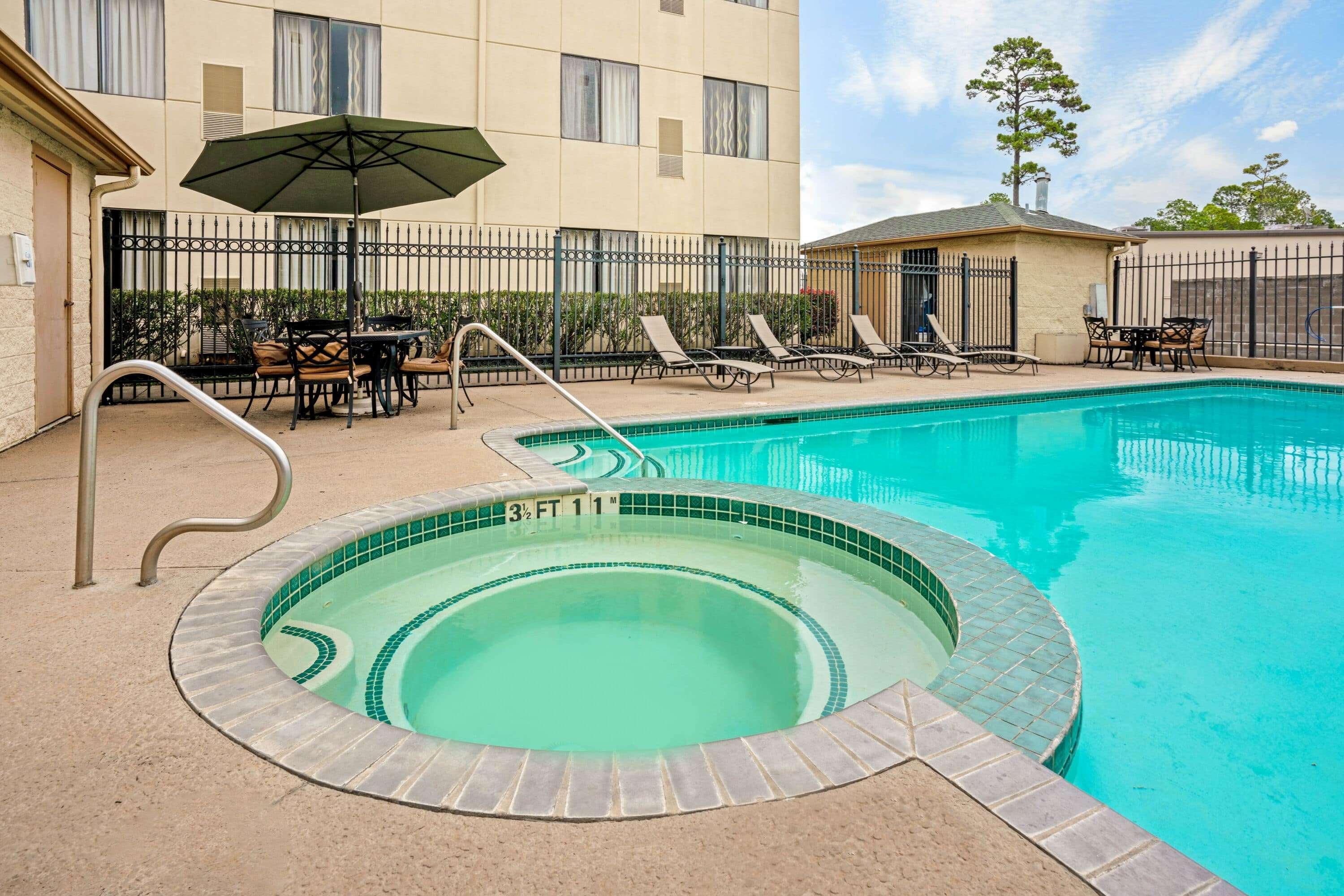La Quinta Inn & Suites By Wyndham The Woodlands Spring Exteriér fotografie