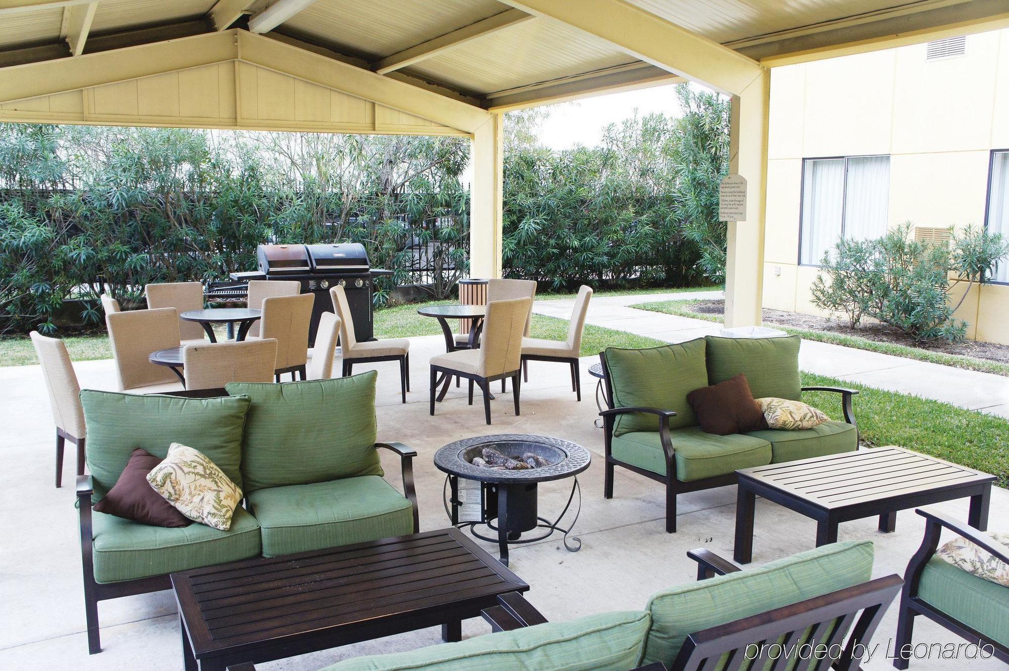 La Quinta Inn & Suites By Wyndham The Woodlands Spring Exteriér fotografie